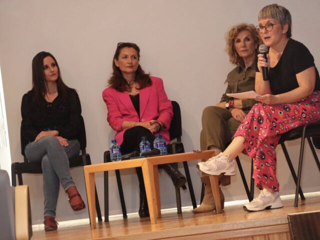 Ellas Cuentan: «Dones, Festes i Tradició a Torrent» en la Casa de la Dona de Torrent
